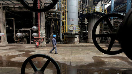 China registra su máximo histórico de importaciones de crudo en octubre