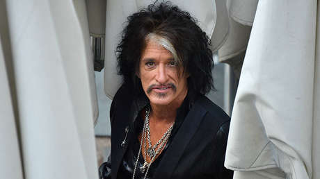 Hospitalizan a Joe Perry, el guitarrista de Aerosmith tras colapsar en un concierto