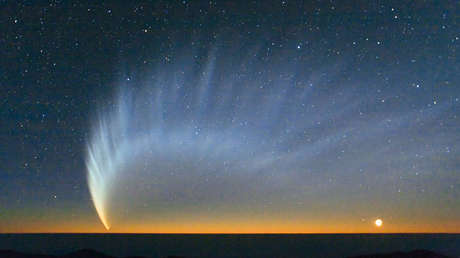 El Sol hace que los cometas extiendan sus colas como los pájaros