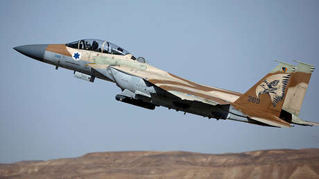 Cazas israelíes lanzan un ataque contra Gaza tras la destrucción de un autobús por fuego de mortero