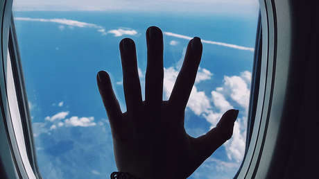 Un pasajero exige el asiento de ventanilla y la azafata hace 'magia' para complacerlo (FOTO)