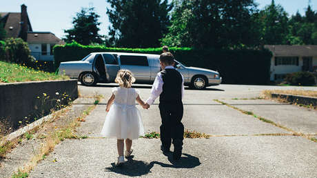 Un niño de 12 años con una enfermedad mortal cumple su último deseo y lleva a su madre al altar