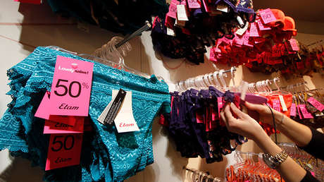 "No es consentimiento": Tangas de encaje inundan Twitter en protesta por un caso de violación