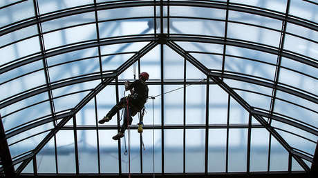 Hallan el cadáver de un noruego torturado colgando del techo de un edificio de 31 pisos en Tailandia