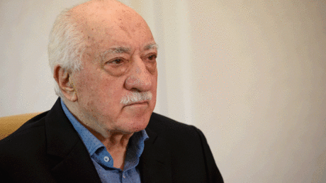 NBC: La Administración de Trump considera expulsar de EE.UU. al clérigo Fetullah Gulen