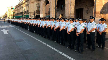 El hombre que redujo la violencia en una ciudad de México acercando la Policía a su comunidad