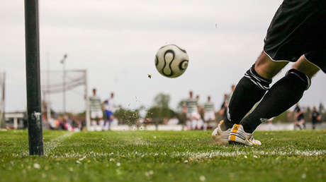 La narración de un gol salva a un conductor de caer a un precipicio