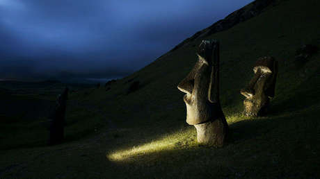 La lucha de Chile por recuperar un moai robado por Reino Unido hace 150 años
