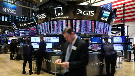 La FED creó una burbuja "mucho mayor a la de 2008" por inyectar "heroína monetaria" a la economía