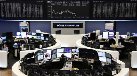 Wall Street se toma un feriado y las bolsas europeas caen