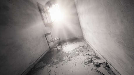 Limpian la casa de su madre fallecida y descubren la momia de un hermano desconocido