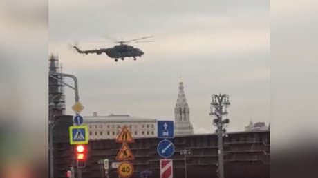 VIDEO: Helicópteros militares sobrevuelan el Kremlin y toman a los moscovitas por sorpresa