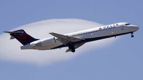 "Judíos, levanten sus manos": Arrestan a un hombre por amenazar a pasajeros durante un vuelo (VIDEO)