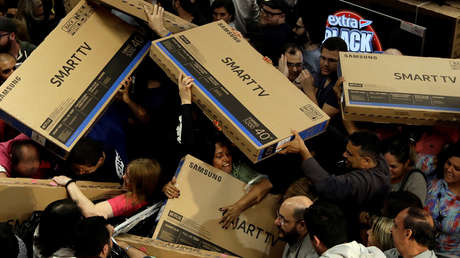 Rebajas, colas y caos: Así vivió el mundo la locura del Black Friday