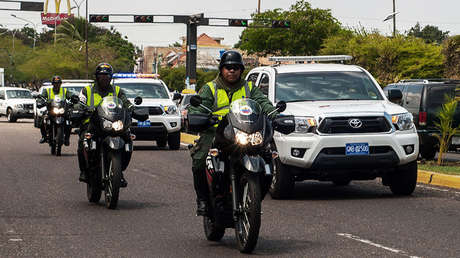 Cuatro policías venezolanos resultan heridos tras explosión de granada en Caracas