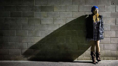 VIDEO: Acosaba a una mujer y terminó noqueado en el piso