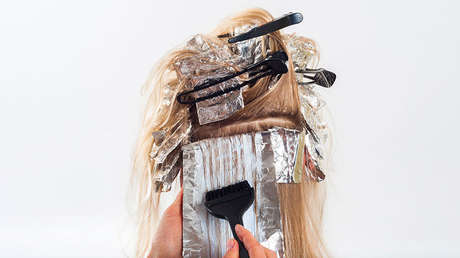 "Casi muero": Una francesa acaba con la cabeza totalmente deformada tras teñirse el pelo