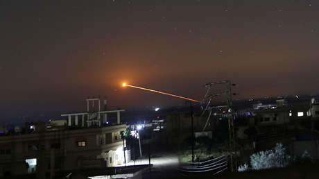 VIDEOS: Así derribó la defensa antiaérea de Siria objetivos enemigos en el sur del país