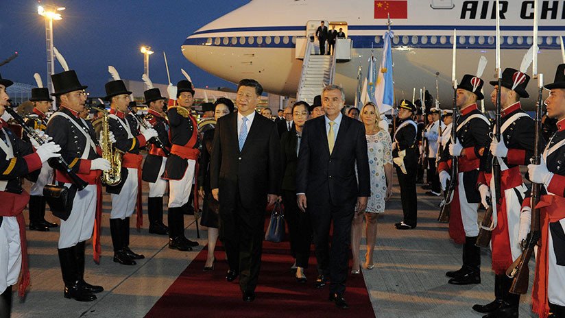 Guardia de honor confunde a Xi Jinping en su llegada al G20 y da la bienvenida a otra persona