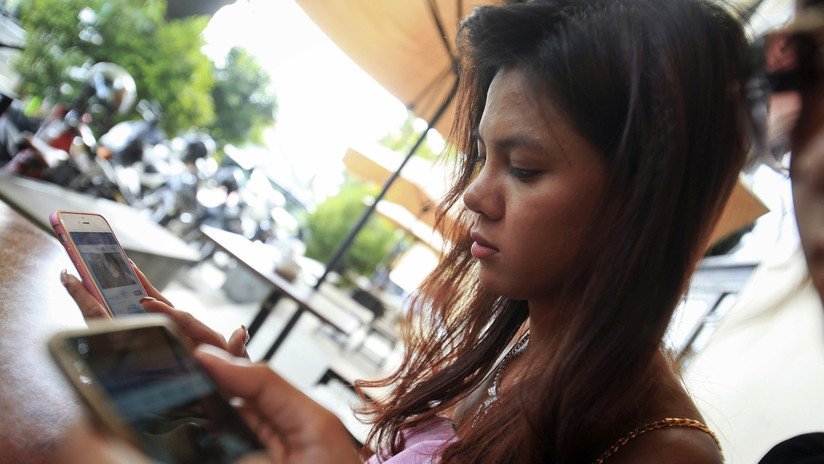 Una joven se salva de morir luego de que su pareja en Tinder le donara un riñón