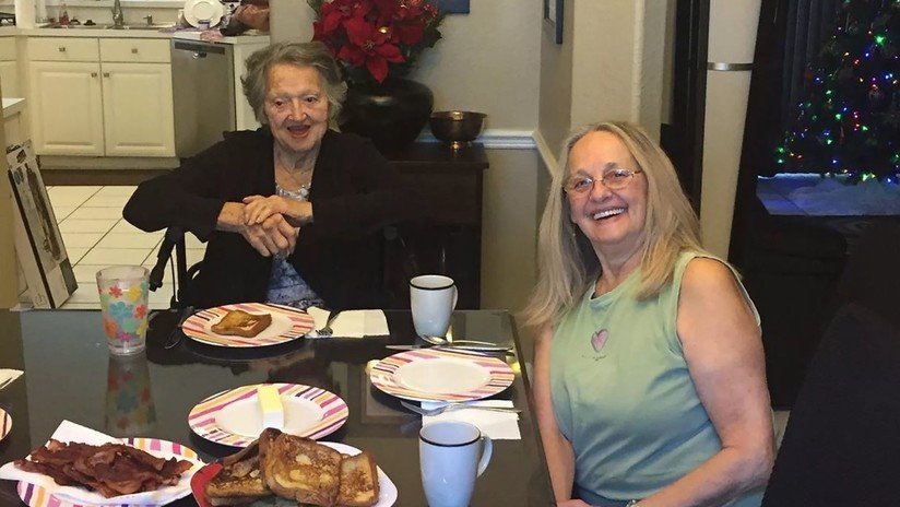 "Simplemente lloramos mucho": Una madre se reúne con su hija, a la que creía muerta desde 1949