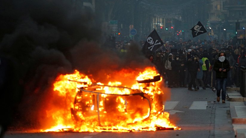 Trump insta a "terminar el ridículo Acuerdo de París" tras "el día y la noche muy triste en París"