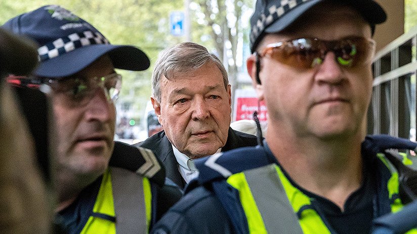 El papa Francisco aparta a tres cardenales de su círculo de consejeros