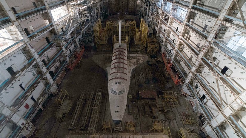 Exploradores errantes se cuelan en el transbordador espacial soviético Burán