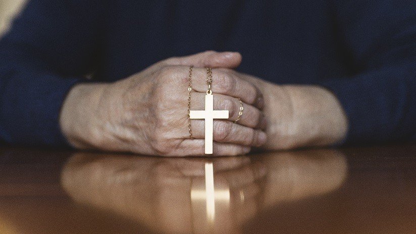 Cerca de 700 sacerdotes están acusados de abuso sexual a menores en Illinois