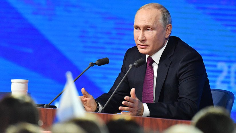 "Estimado señor Putin, ¿cuándo tiene previsto casarse?"