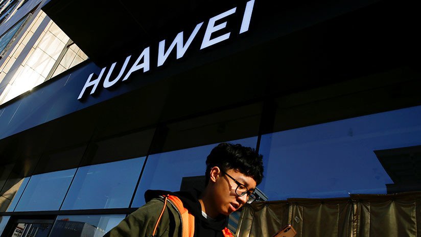Reuters: Trump podría declarar emergencia nacional y prohibir la compra de equipos de Huawei y ZTE