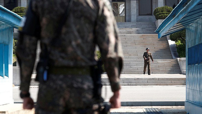 Unos 'hackers' roban los datos personales de casi 1.000 desertores de Corea del Norte