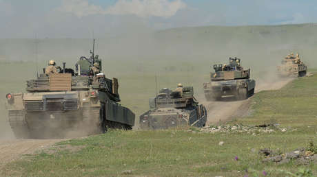 EE.UU. desarrolla un vehículo de combate autodirigido para "encontrar y atacar al enemigo"