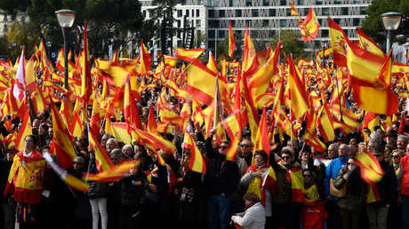 Un exlíder de Ku Klux Klan felicita a Vox por su victoria en Andalucía y las redes sociales arden