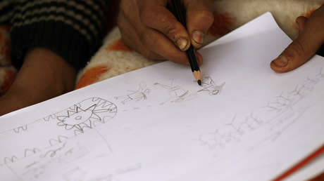 FOTO: Niño de 7 años sobrevive a un mortal accidente y agradece a los bomberos con un emotivo dibujo