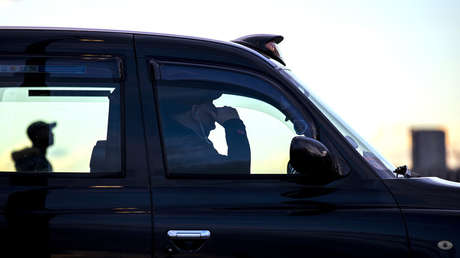 FOTO: Policía británica busca a una niña sin nombre que desapareció en febrero tras subir a un taxi