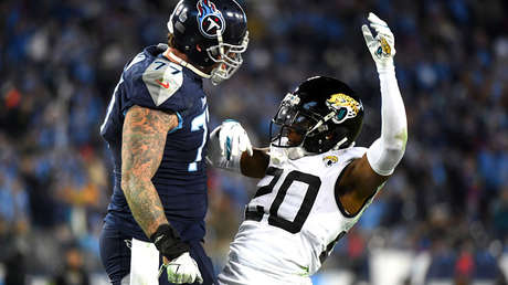 El Neymar del fútbol americano: teatral caída de un esquinero aviva las burlas en las redes (VIDEO)