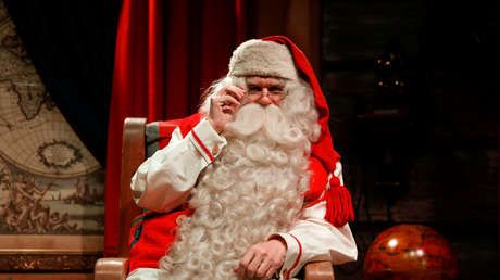 Detienen a un hombre por decirles a los niños que Papá Noel no existe 