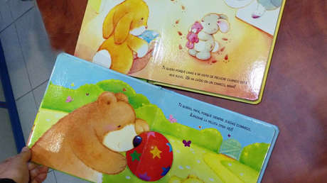 Denuncian en España el machismo en los cuentos: Mamá lava y papá enseña cosas nuevas