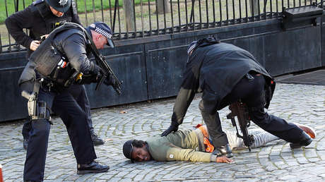 Cierran el Parlamento británico tras la intrusión de un hombre sospechoso