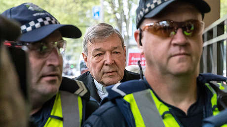 El papa Francisco aparta a tres cardenales de su círculo de consejeros