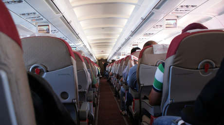 VIDEO: Los pasajeros de un avión son evacuados con tobogán tras registrarse humo en cabina