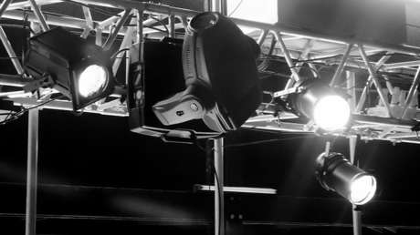 VIDEO: Facu Mazzei se desmaya en pleno duelo del Cha Cha Pop con Mery del Cerro en Argentina