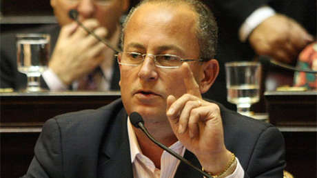 "Prepárate, que voy a tu casa": Denuncian por abuso sexual a un senador argentino