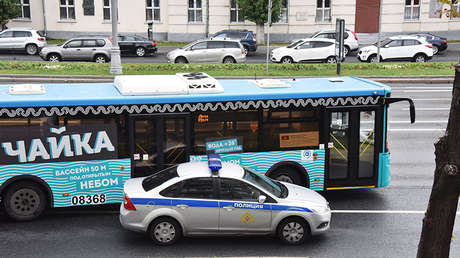 Un bloguero ruso roba un autobús para cosechar 'likes' pero choca contra otro