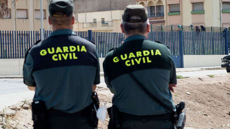 Agentes de búsqueda reaccionan con lágrimas tras el hallazgo del cuerpo de joven profesora en España