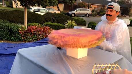 VIDEO: Un exingeniero de la NASA crea una bomba fétida para vengarse de unos ladrones