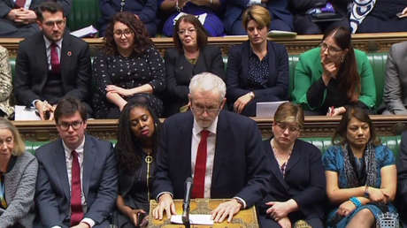 Lea los labios: ¿llamó el líder laborista 'mujer estúpida' a Theresa May?