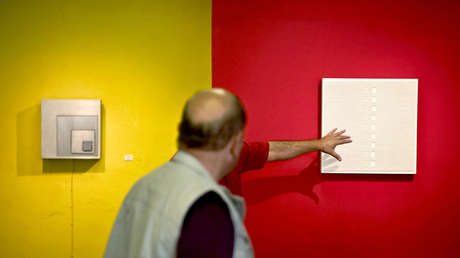 Esta ilusión óptica engaña al cerebro haciéndonos ver colores que no hay