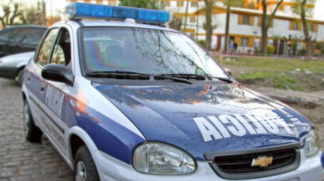 VIDEO: El 'loco del cuchillo' argentino resulta ser policía y es detenido por apuñalar a 2 mujeres